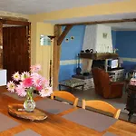 Chez Leontine Holiday home Puilly-et-Charbeaux