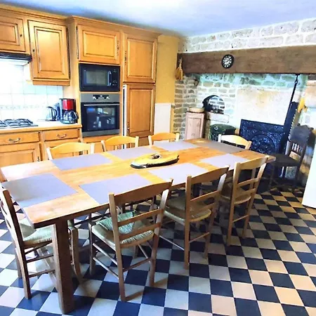 Chez Leontine Puilly-et-Charbeaux